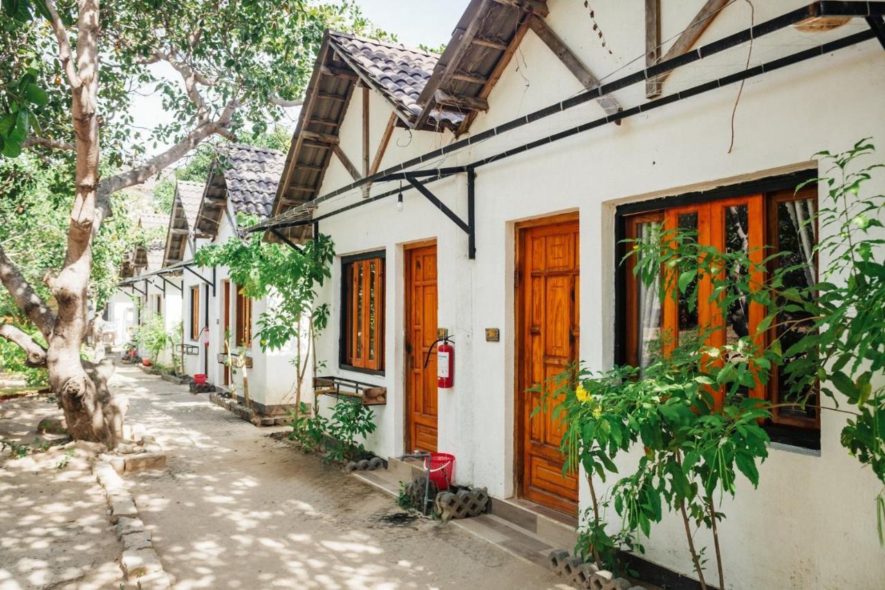Villa Dao Hoa Vang Cam Ranh - Venuestay エクステリア 写真