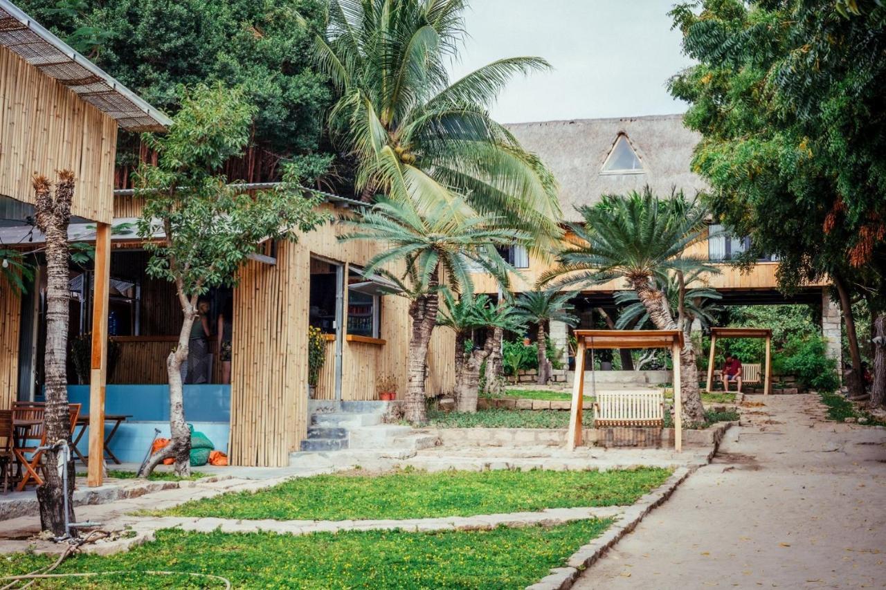 Villa Dao Hoa Vang Cam Ranh - Venuestay エクステリア 写真